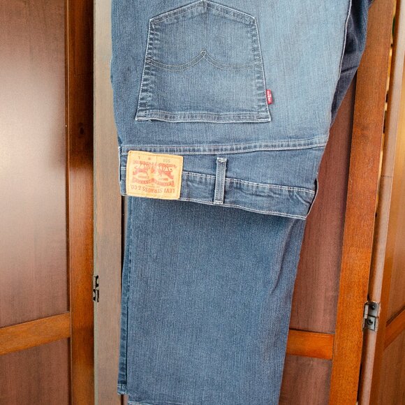 Levi’s 550 Relaxed Fit Jeans Medium Wash 48x30 - Picture 2 of 2